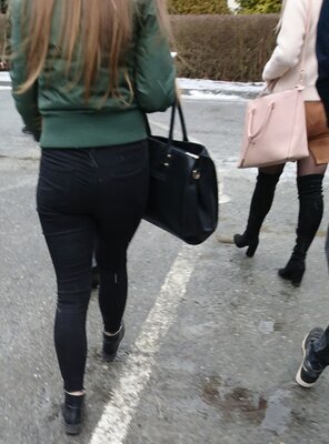 17284728-20190130-160827_296x1000