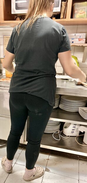 17284248-img-7236_296x1000