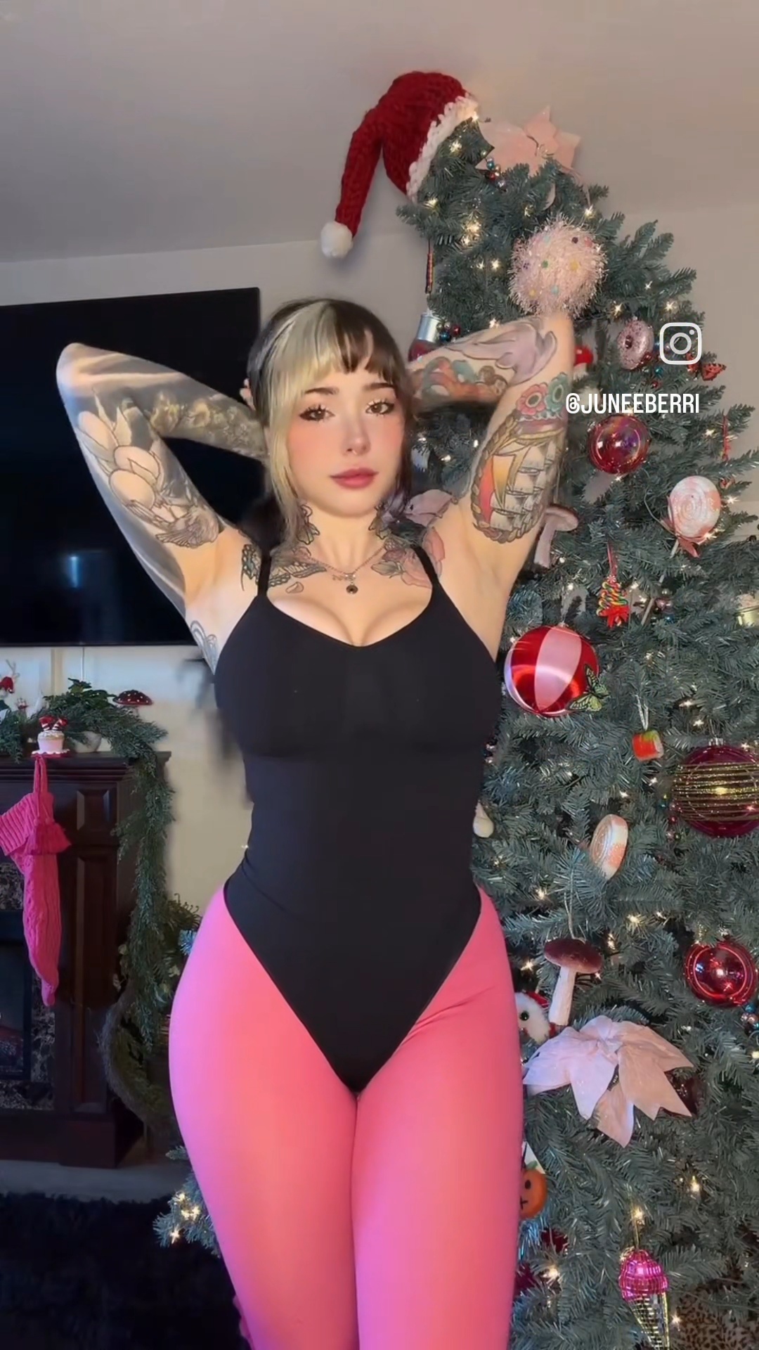 amateur photo 1000169813