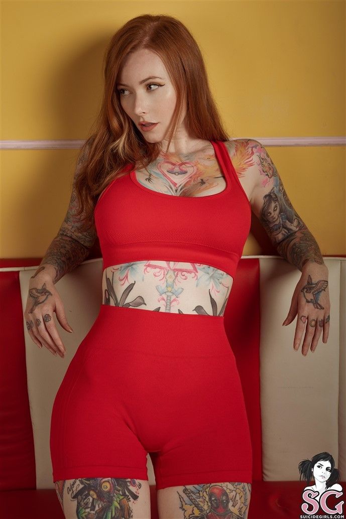 amateur photo 1000169858