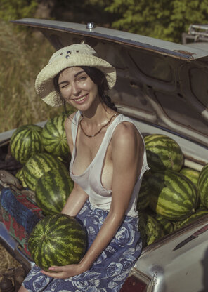 foto amateur "Will you buy watermelons?", by David Dubnitsky