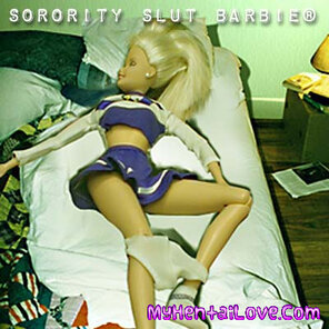 amateur photo 01sorority-slut-barbie