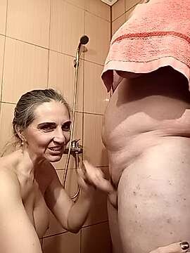 Real Live Sexvideo - Granny Alimela - alimela-naked-stripping-on-cam-for-live-sex-video-chat (1)  Foto Porno - EPORNER