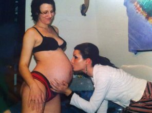 zdjęcie amatorskie Pregnant and smoking hot