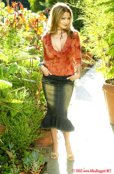 65346_ABW7_Glow_021_123_1020lo