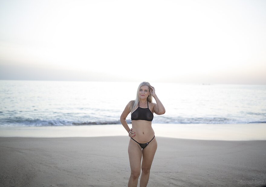 What a Thrill 0557-topaz-sharpen-faceai