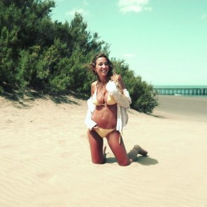 foto amateur Kneeling down at the beach!