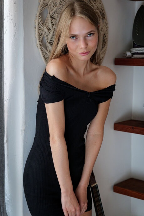 amateur photo 51794848_017_5ee8