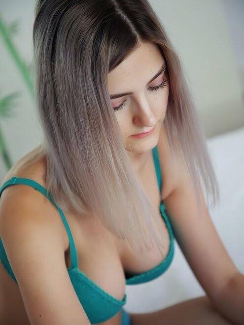 enlarge-HighlanderEyes - EVA ELFIE - Card games - 0004 - eva-elfie-card-games-005-enlarge