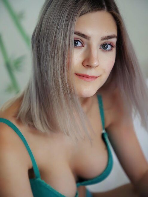 enlarge-HighlanderEyes - EVA ELFIE - Card games - 0005 - eva-elfie-card-games-006-enlarge