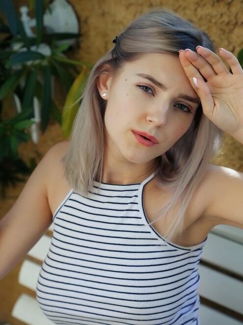 enlarge-HighlanderEyes - EVA ELFIE - Clean sweep - 0004 - eva-elfie-clean-sweep-005-enlarge