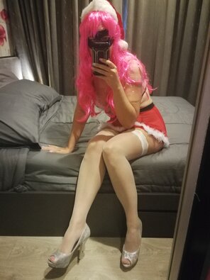 amateur pic I've been naughty, I've been nice, hope that Santa ***** me twice [OC]
