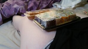 photo amateur Come eat sushi off my thighs ðŸ’™ðŸ£ðŸ’œ