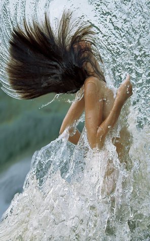hair flip in the waves