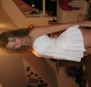 amateur pic White dress