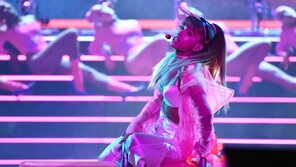 photo amateur ariana-grande-headphones - Kopie