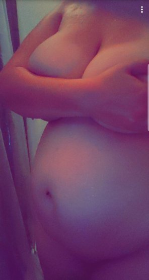 foto amadora Pregnant and Feeling Sexy