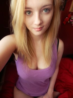Blonde selfie