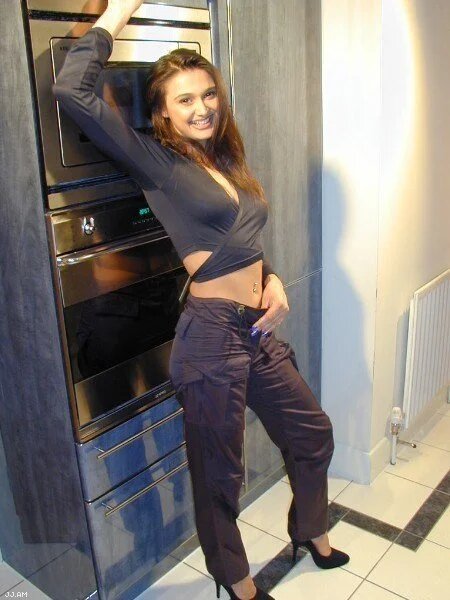 FitNudeGirls.com-Gillian-Amour-Nude02