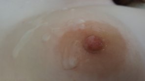 foto amatoriale My glazed nipple [F]