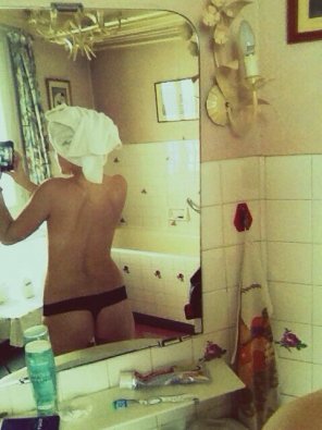 zdjęcie amatorskie Room Bathroom Selfie Photography 