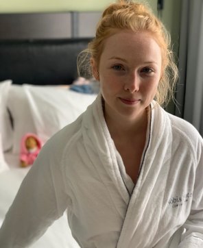 photo amateur Molly Quinn bathrobe