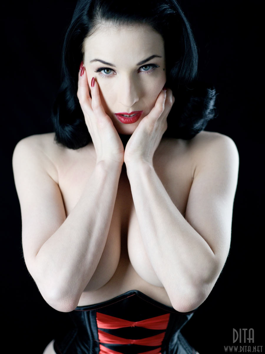 amateur photo Dita Von Teese -4 (15)