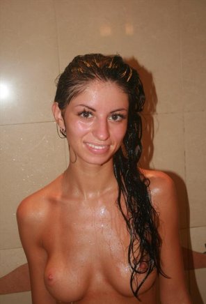 photo amateur Hottie in the shower