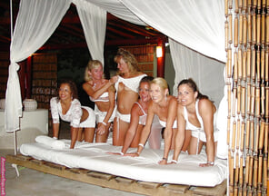 foto amatoriale White Panties Party