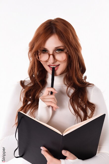 Lola Red 21yo - 1 (1)