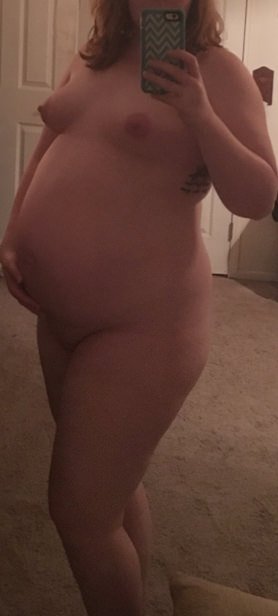 amateur pic My wife at 27 weeks, what do you think?