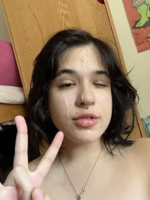 photo amateur let my bf cum on my face today