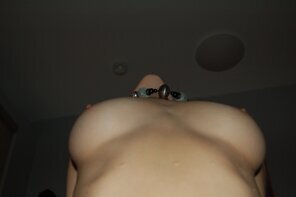 3662205-private-photos-1122-93_296x1000