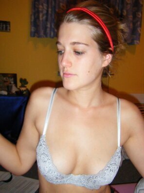 3662084-private-photos-1122-253_296x1000