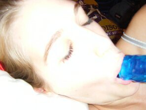 3662085-private-photos-1122-254_296x1000