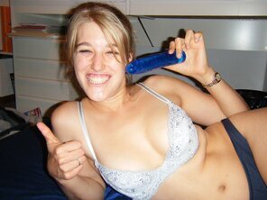 3662083-private-photos-1122-252_296x1000