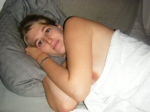 3662068-private-photos-1122-239_296x1000