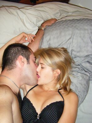 3662058-private-photos-1122-23_296x1000