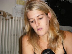 3661987-private-photos-1122-166_296x1000