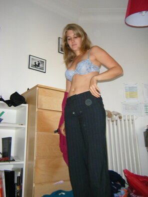 3661983-private-photos-1122-162_296x1000