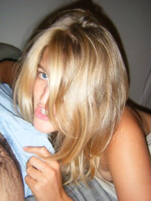 3661966-private-photos-1122-147_296x1000