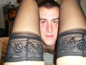 3661939-private-photos-1122-122_296x1000