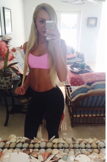Fit blonde with a booty.