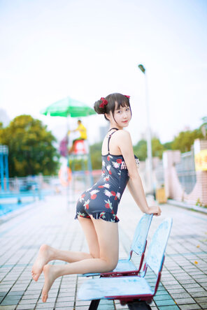 foto amateur KimemeOwO (木绵绵OwO) No. 8 - 草莓泳衣 (31)