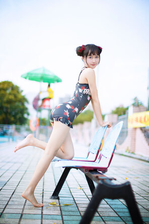 zdjęcie amatorskie KimemeOwO (木绵绵OwO) No. 8 - 草莓泳衣 (32)