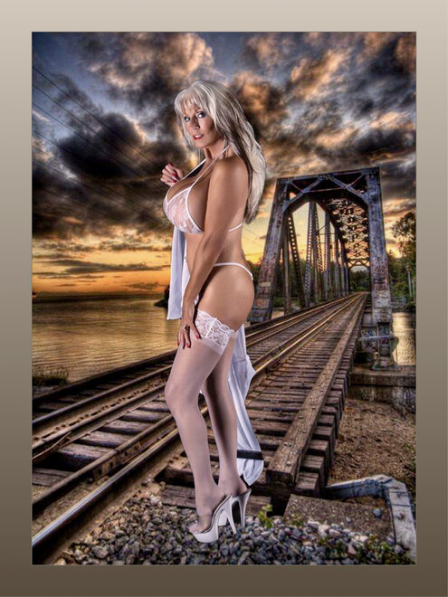 ‎Big Huge Boobies V2.‎97