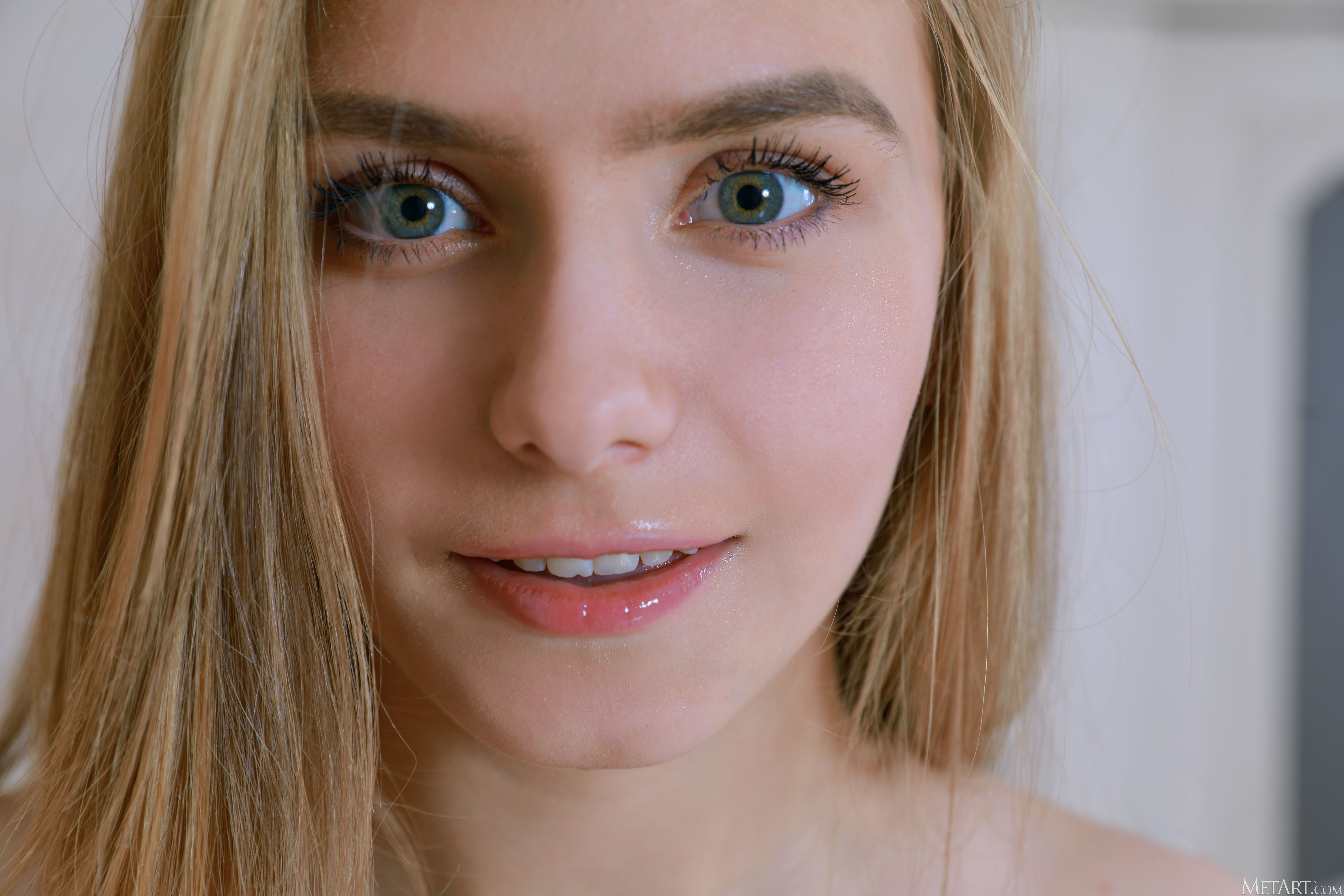 amateur photo MetArt_Shimmers_Dakota-Pink_high_0091