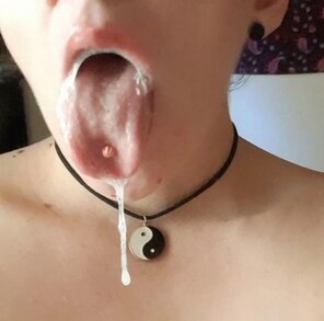 amateur photo Rhi loves her mouth filled