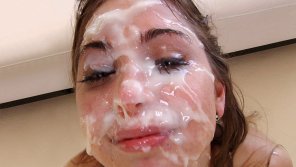 Cumslut Riley Reid gets her face coated in cum