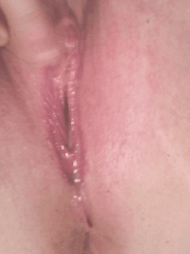 amateur-Foto Can you see how wet I am?